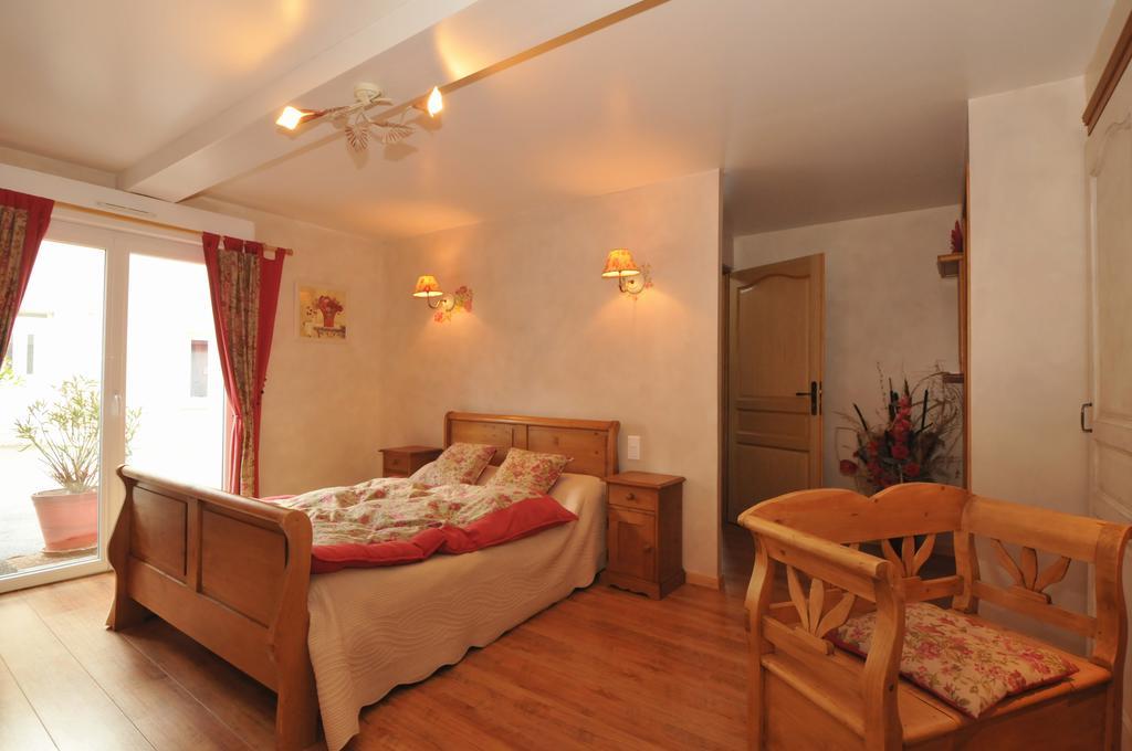 La P'Tite Boulonne Villa Festigny  Room photo